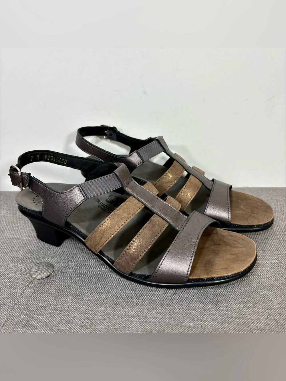 SAS Allegro Metallic Shimmery Strappy Heeled Sandals- woman’s 9 NARROW